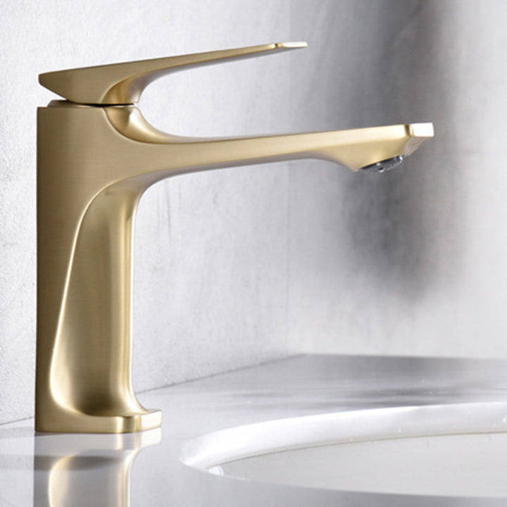 BowLift | Modern Bathroom Faucet Brass Deep Curve Lever Handle with Faucet Hose