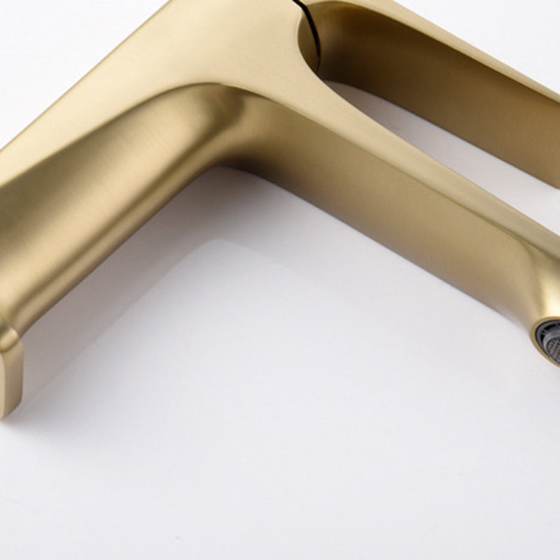 BowLift | Modern Bathroom Faucet Brass Deep Curve Lever Handle with Faucet Hose