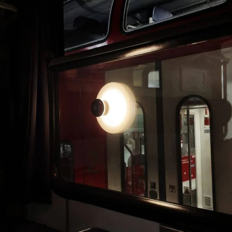 BowLift | LED wall light with rechargeable suction mount