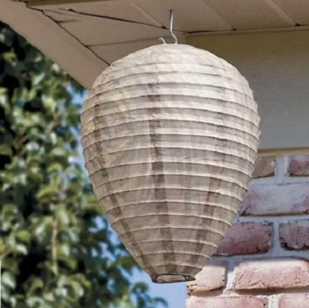 BowLift | Wasp Nest Defense Lamp – Hanging Protection Net Against Wasps and Insects
