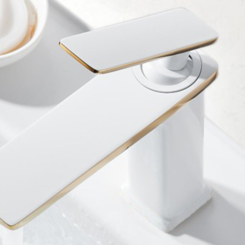 BowLift | Single Hole Sink Faucet 6.69" H Modern Luxury Sink Faucet