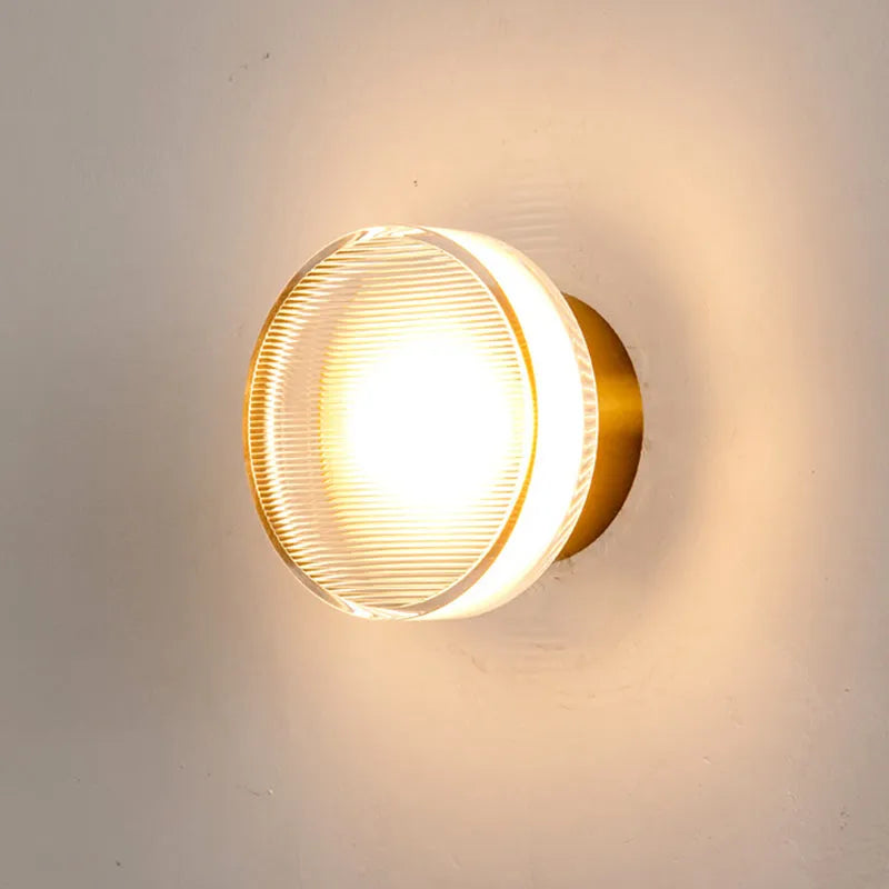 BowLift | Valyona – Modern Metal Wall Lamp | Black & Gold Cone Design | Warm LED Lighting