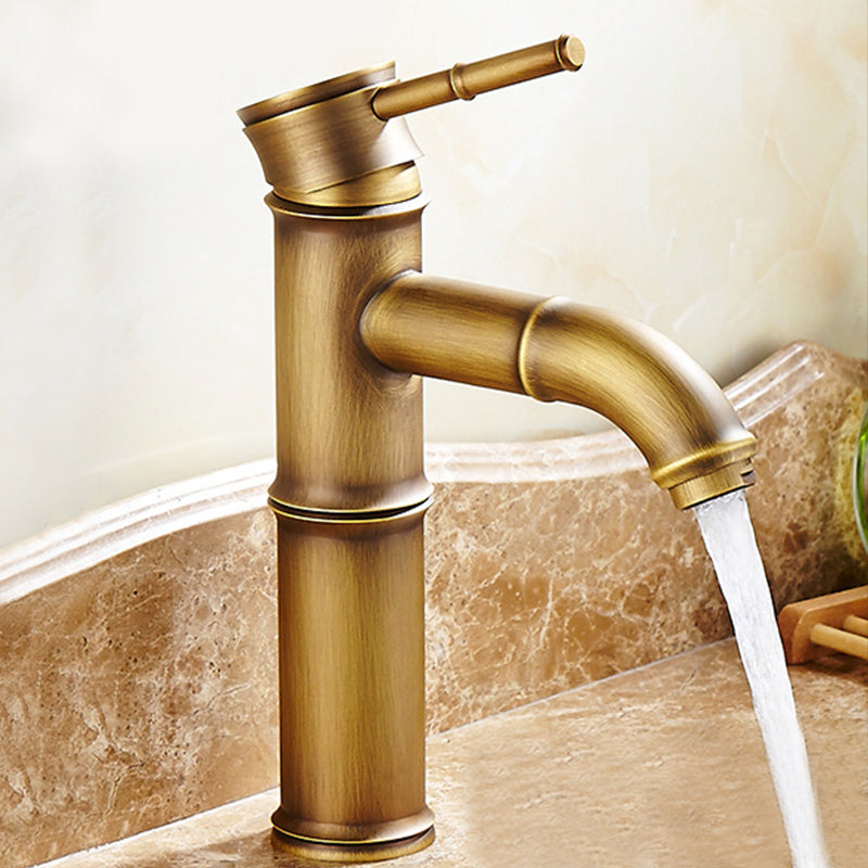 BowLift | Country style single hole basin faucet with a lever handle