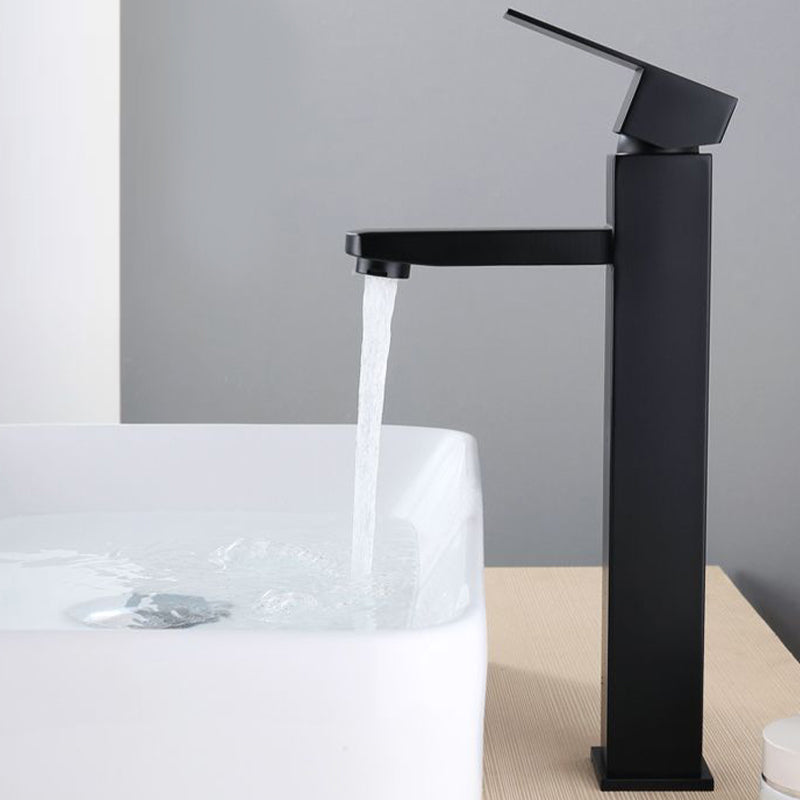 BowLift | Modern Sink Faucet Centerset Bathroom Sink Faucet in Black