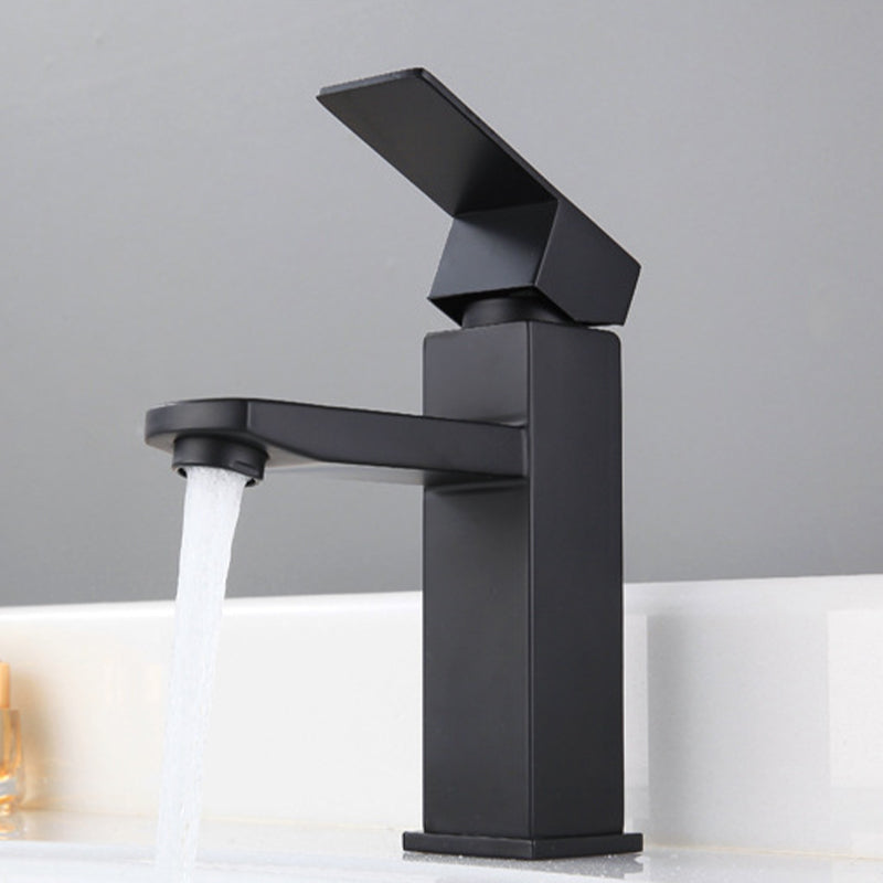 BowLift | Modern Sink Faucet Centerset Bathroom Sink Faucet in Black
