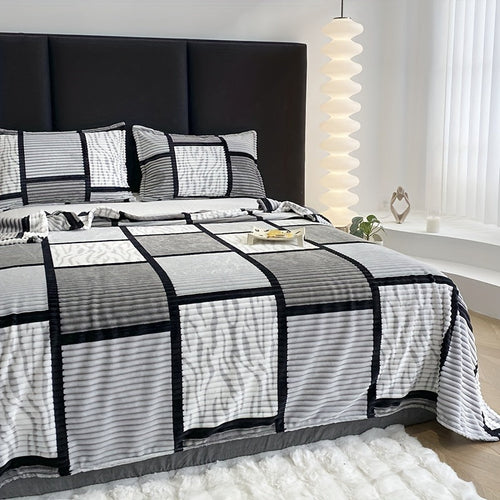 BowLift | Luxury Plush Blanket with Trendy Stripe Print – Ultimate Comfort
