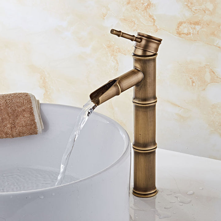 BowLift | Lever Handle Vanity Faucet Country Low Arc Faucet Single Hole Basin Faucet