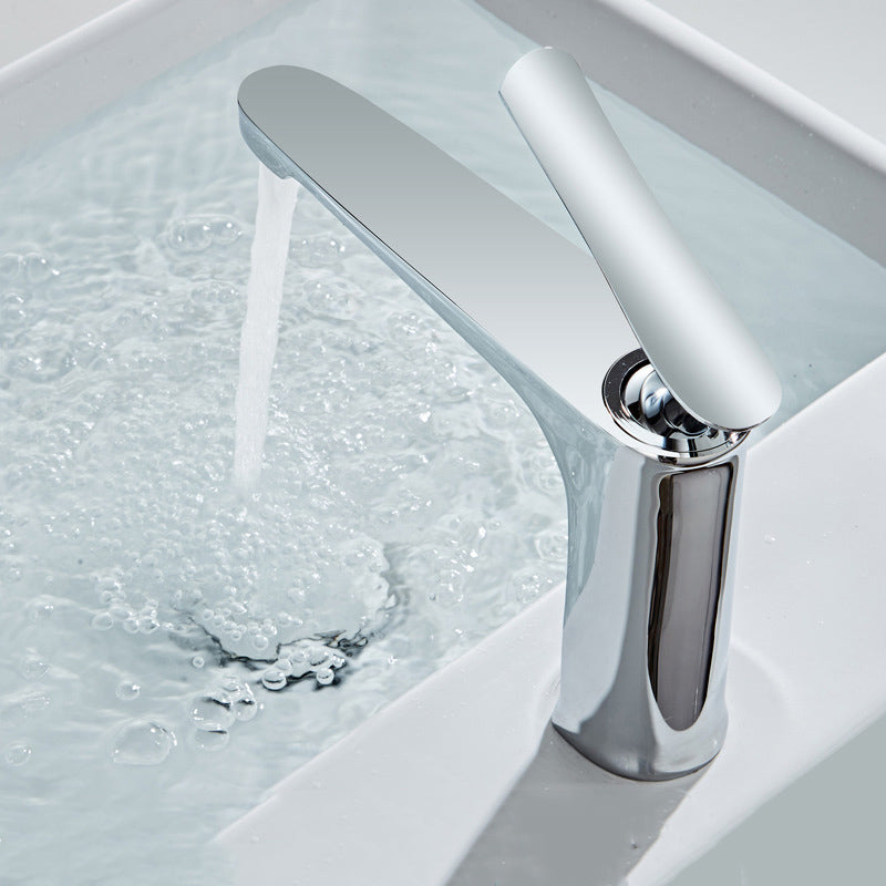 BowLift | Luxury 1 Handle Sink Bathroom Faucet Round Brass Sink Faucet with Water Hose