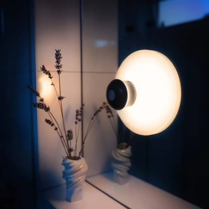 BowLift | LED wall light with rechargeable suction mount
