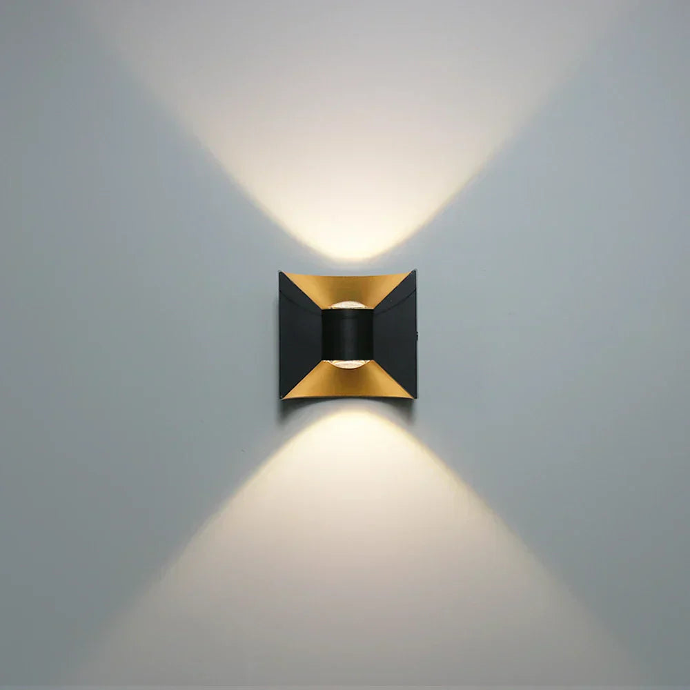 LumiereMurale Wall Lamp - Stylish LED Outdoor Lighting for Your Garden | Bowlift