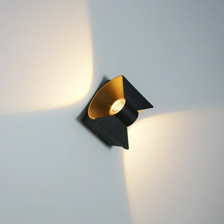 LumiereMurale Wall Lamp - Stylish LED Outdoor Lighting for Your Garden | Bowlift