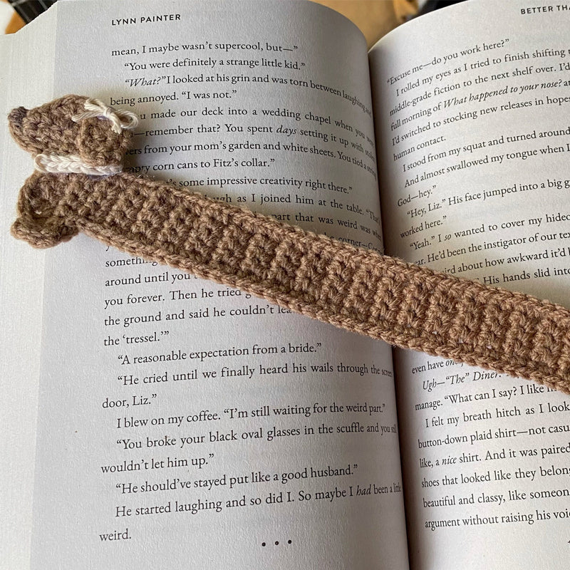 BowLift | Crochet Dachshund Bookmark