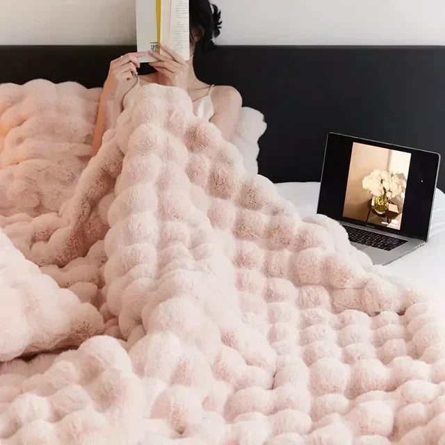 BowLift | Wearable Fluffy Blanket of Imitation Fur - VeluLuxe