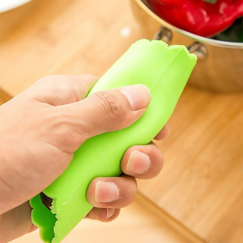 BowLift | Rolling Garlic Peeler