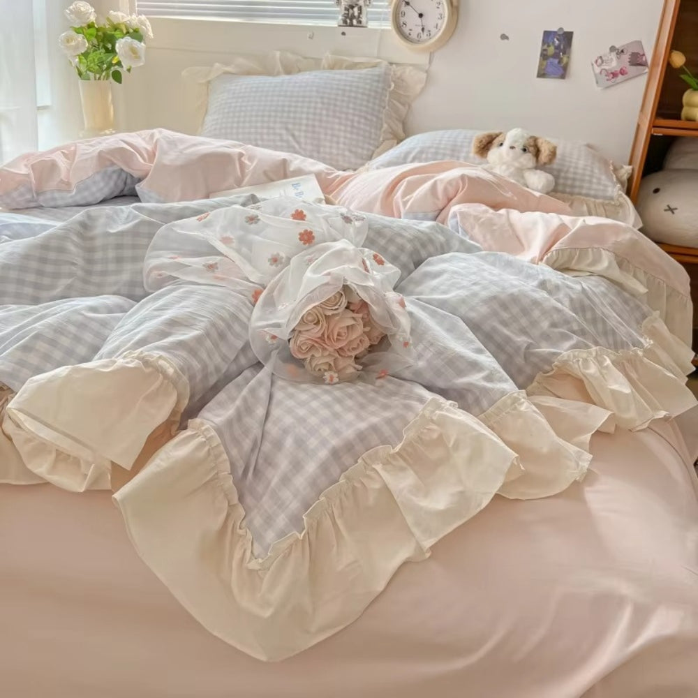 BowLift | Gingham Check Ruffled Edges Bedding Set
