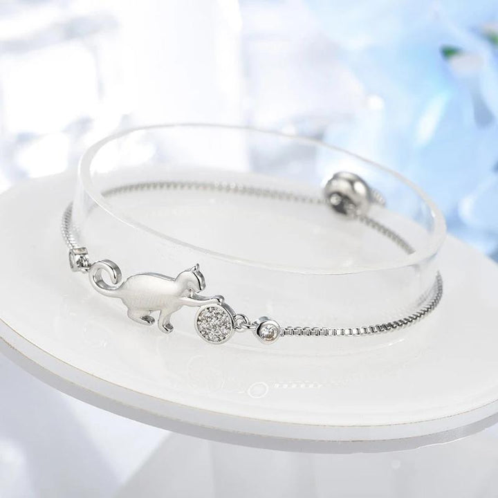 BowLift | Creative Cat Bracelet