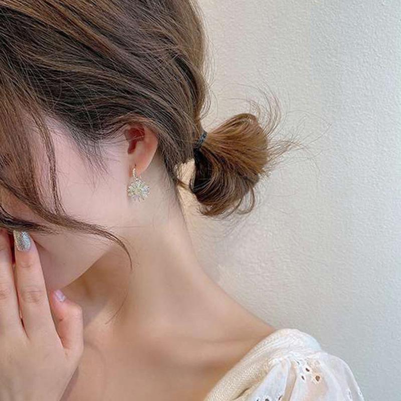 BowLift | Vintage Flower Pendant Earrings