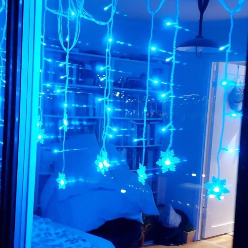BowLift | Curtain Snowflake LED String Lights