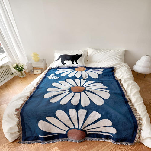 BowLift | Cozy Daisy Woven Throw