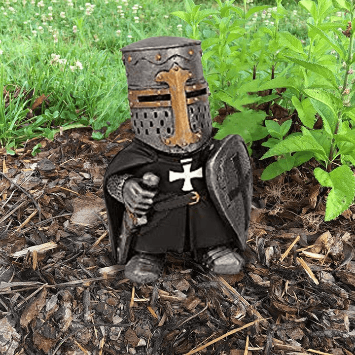 Little Knight Garden Guardian | Bowlift