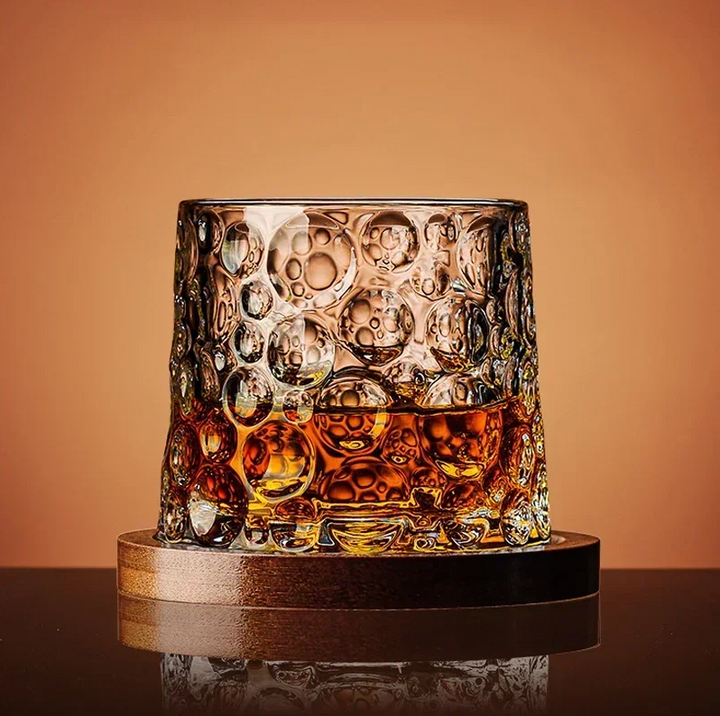 WhiskeySpin - Premium rotating whiskey glass Bowlift