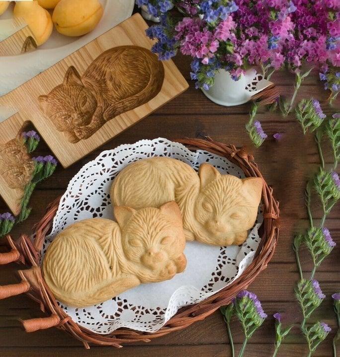 BowLift | FolkloreCarve — Bake magical masterpieces without sticky stress