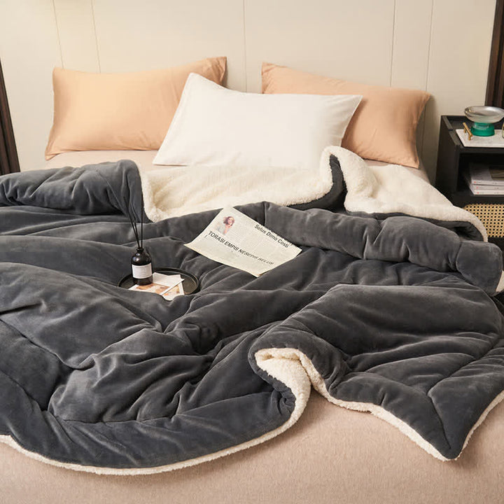 BowLift | Solid thick double-sided velvet cube blanket