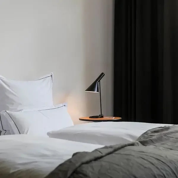 BowLift | LumiMinimal Table - Elegant LED Table Lamp for Modern Interior
