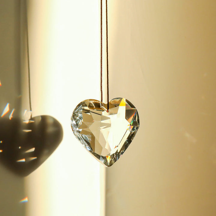 GlimmerHeart Elegant Heart-Shaped Sun Catcher – Enchanting Light Effects for Your Home Bowlift
