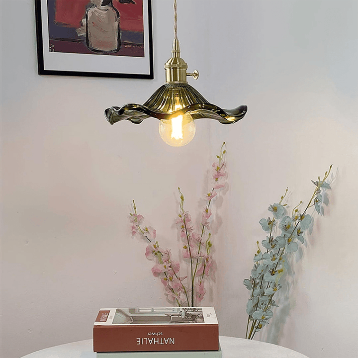 Stylish hibiscus flower lamp Bowlift