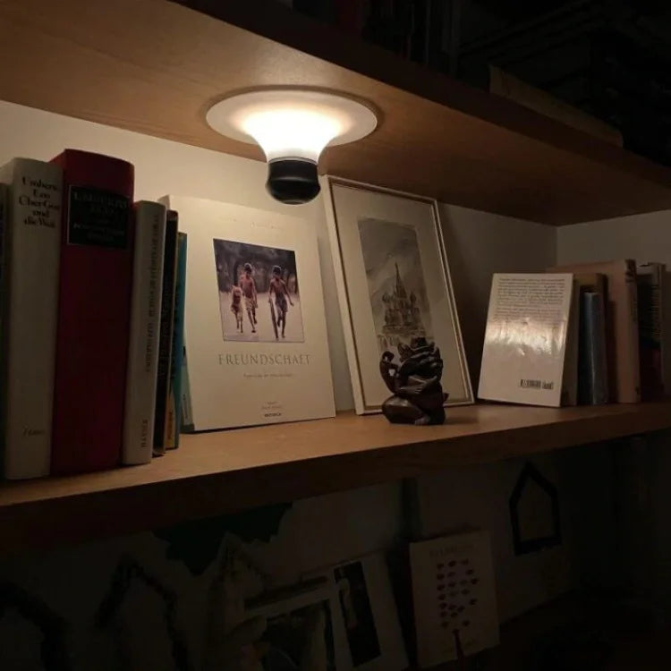 BowLift | LED wall light with rechargeable suction mount