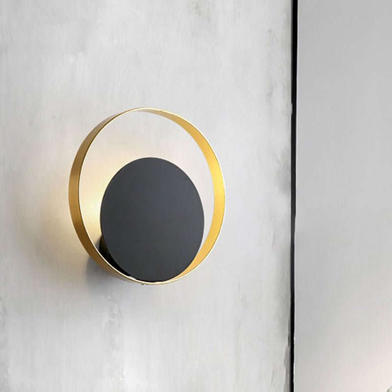 BowLift | Metallic Round Wall Light Modernist 1-Head LED Wall Lamp in Black and Gold for the Corner