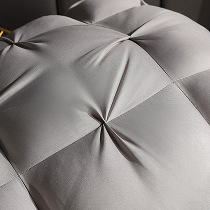 Ergonomic neck pillow with 3D quilting | Bowlift