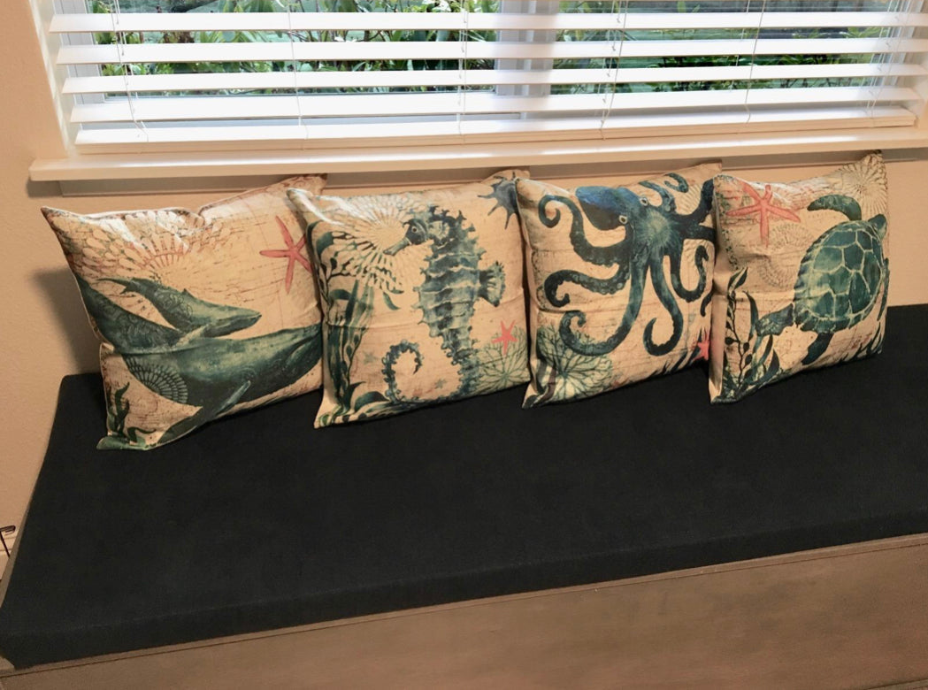 BowLift | Cushion with Sea Life Motif for Decoration