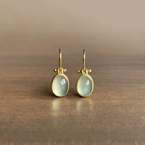 BowLift | Vintage earrings with green moonstone - Elina