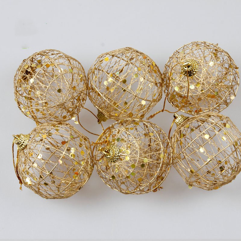 BowLift | Gold dusted scaly Christmas ball