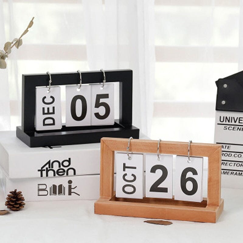 Dutch Teak Wood Desktop Calendar | Bowlift