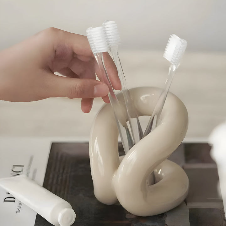 BowLift | Nordic Knot Ceramic Holder