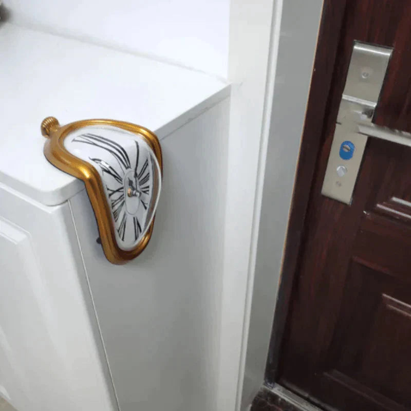 Fusion time distortion clock | Bowlift