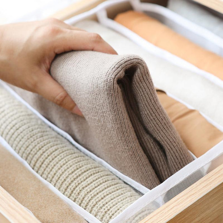 BowLift | Dress storage made of mesh