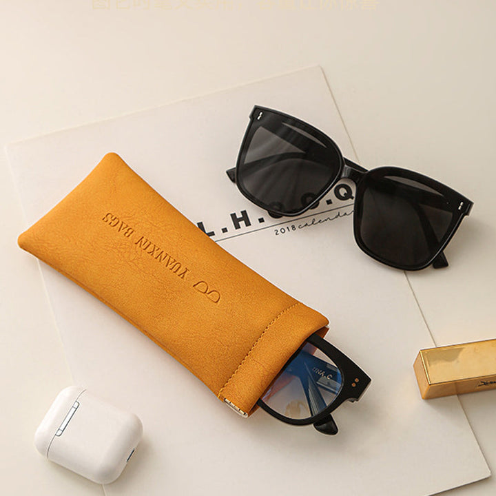 BowLift | Leather storage bag with buckle
