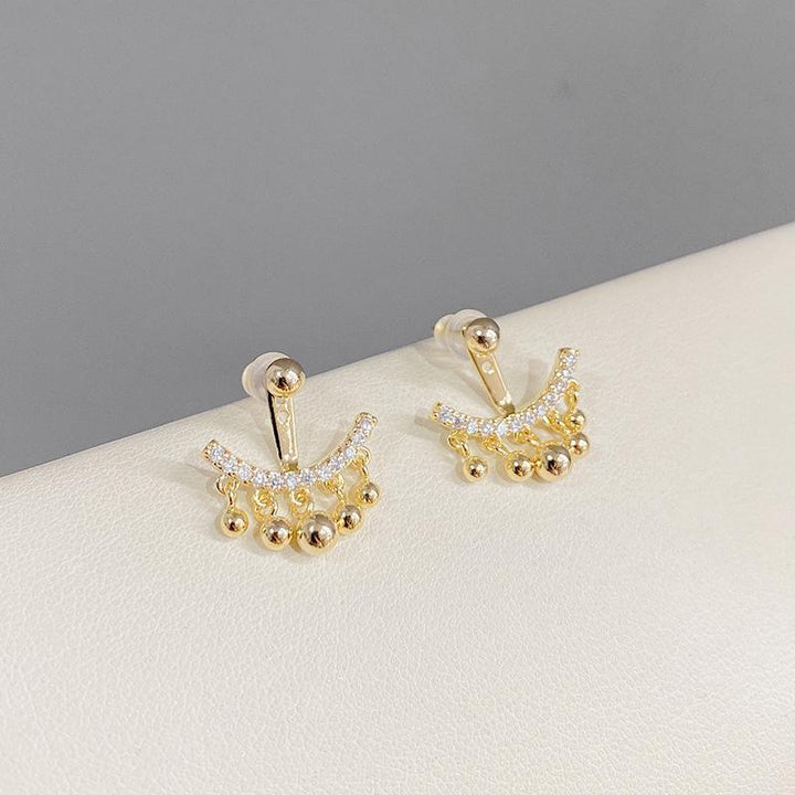 Geometric Meniscus Earrings made of Rhinestones and Pearls | Bowlift