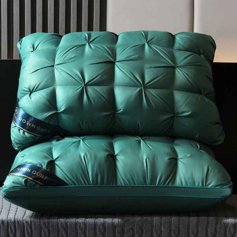 Ergonomic neck pillow with 3D quilting | Bowlift