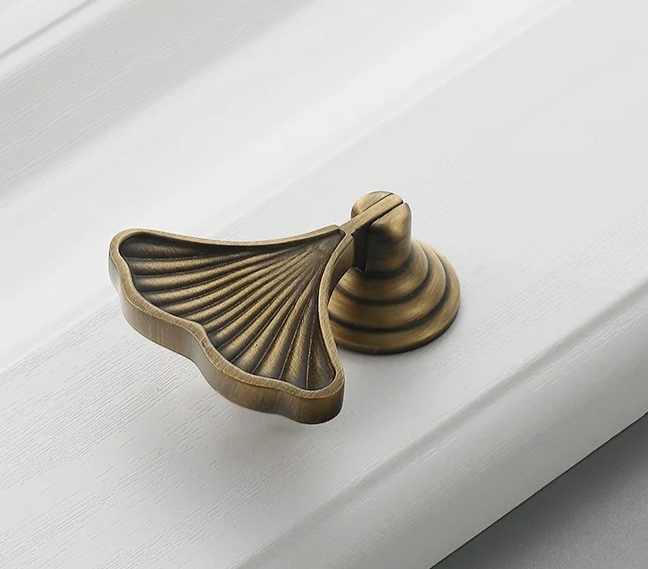 Bronvella ArcRetro Furniture Handle in Antique Copper Bowlift