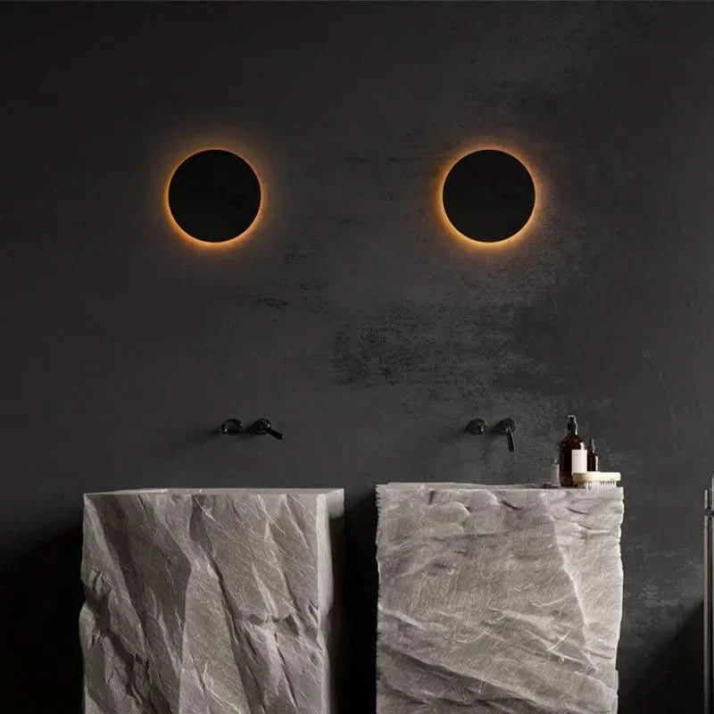 BowLift | Minimalist LED wall light in round or square, IP65