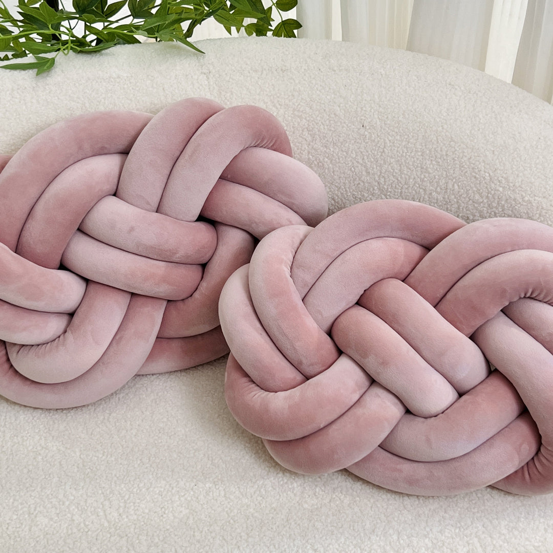 CozyPlush Set with 2 Plush Decorative Pillows – Soft Elegance for Your Home Bowlift
