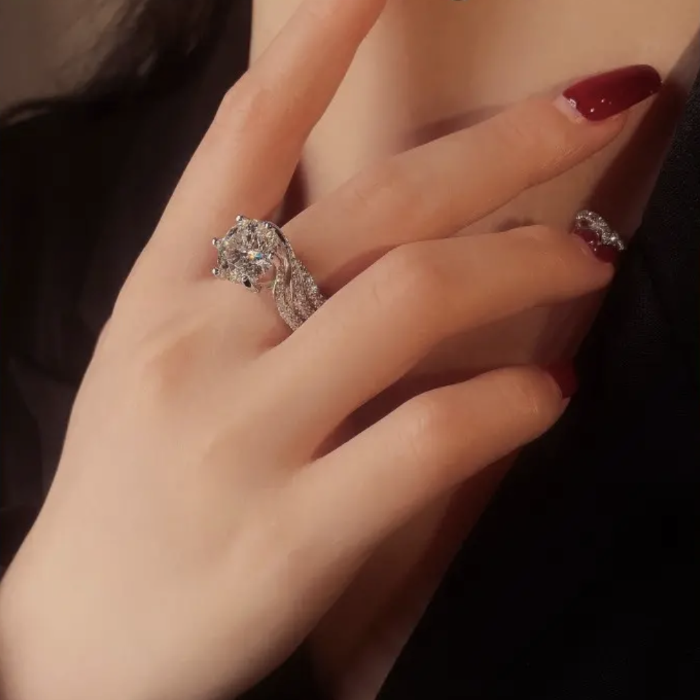 BowLift | 3-Carat Super Flash Moissanite Ring
