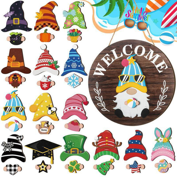 BowLift | The best Christmas decorationsInterchangeable welcome sign with wooden gnome
