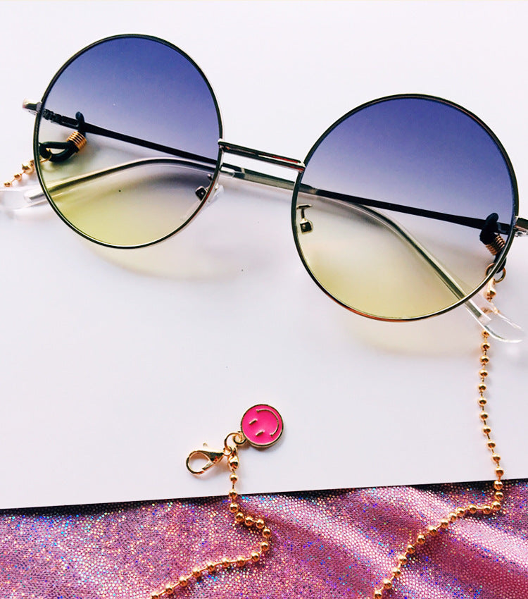 Fashionable glasses holder chain with elegant pearl beads Bowlift