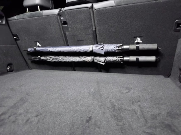 StormGrip — No more chaos in the car: Perfect order and dry feet at the touch of a button! | Bowlift